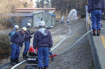 火災想定消火訓練の様子